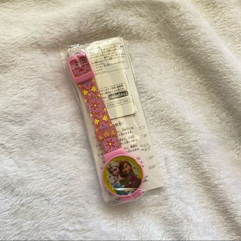🐳 Disney Frozen Elsa & Anna pink digital watch from Japan